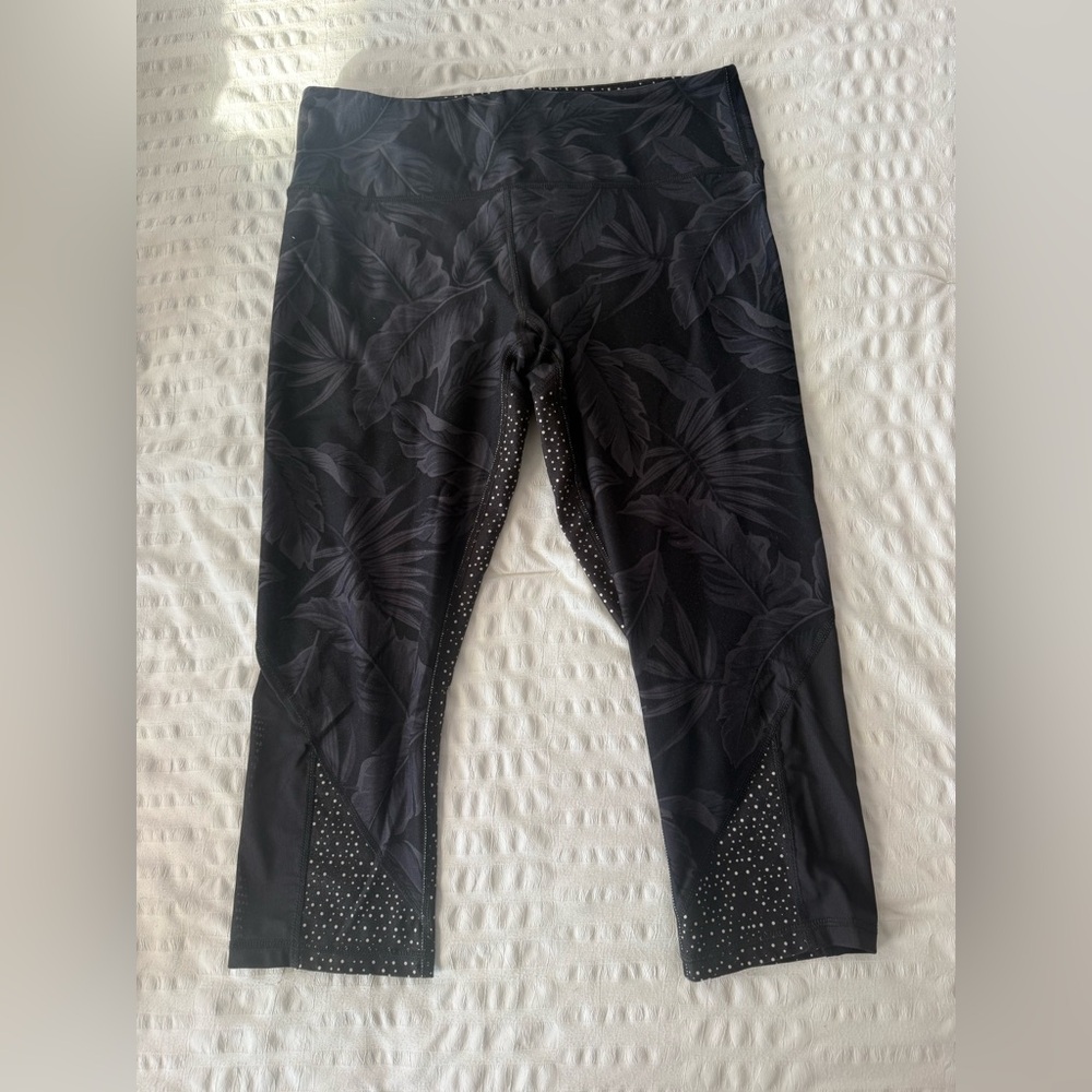 Scorpio Sol Midnight Leaf Pattern Leggings